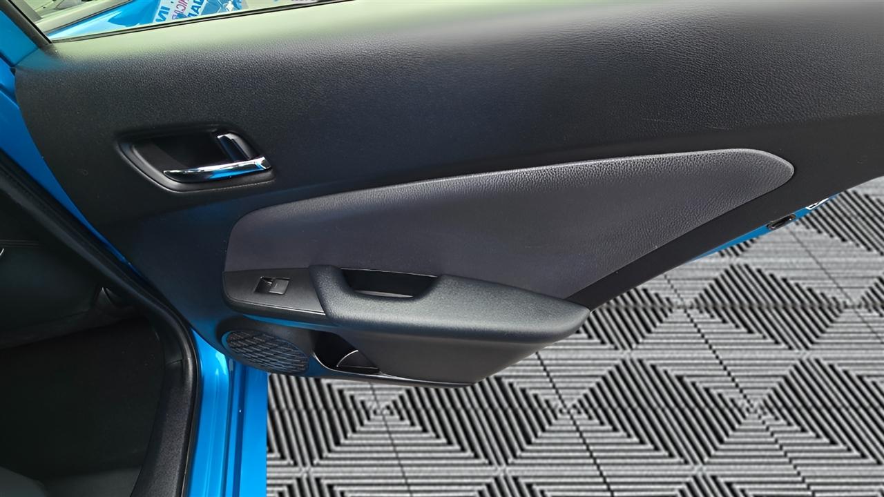 Toyota Prius XLE AWD-e 2019