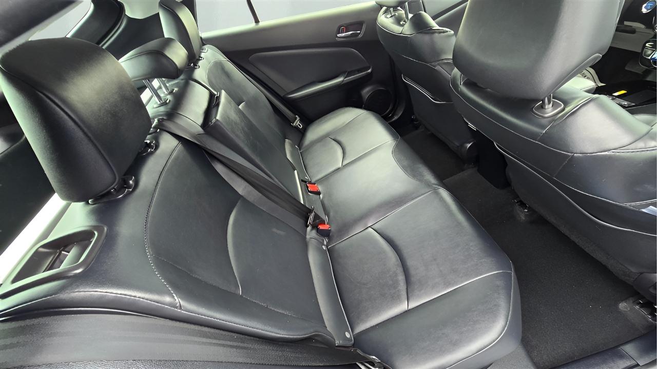 Toyota Prius XLE AWD-e 2019