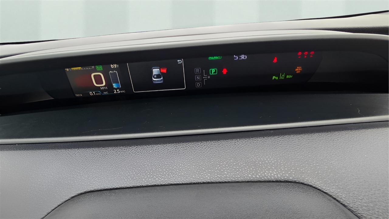 Toyota Prius XLE AWD-e 2019