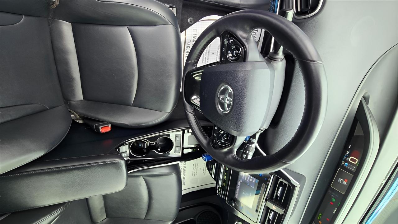 Toyota Prius XLE AWD-e 2019