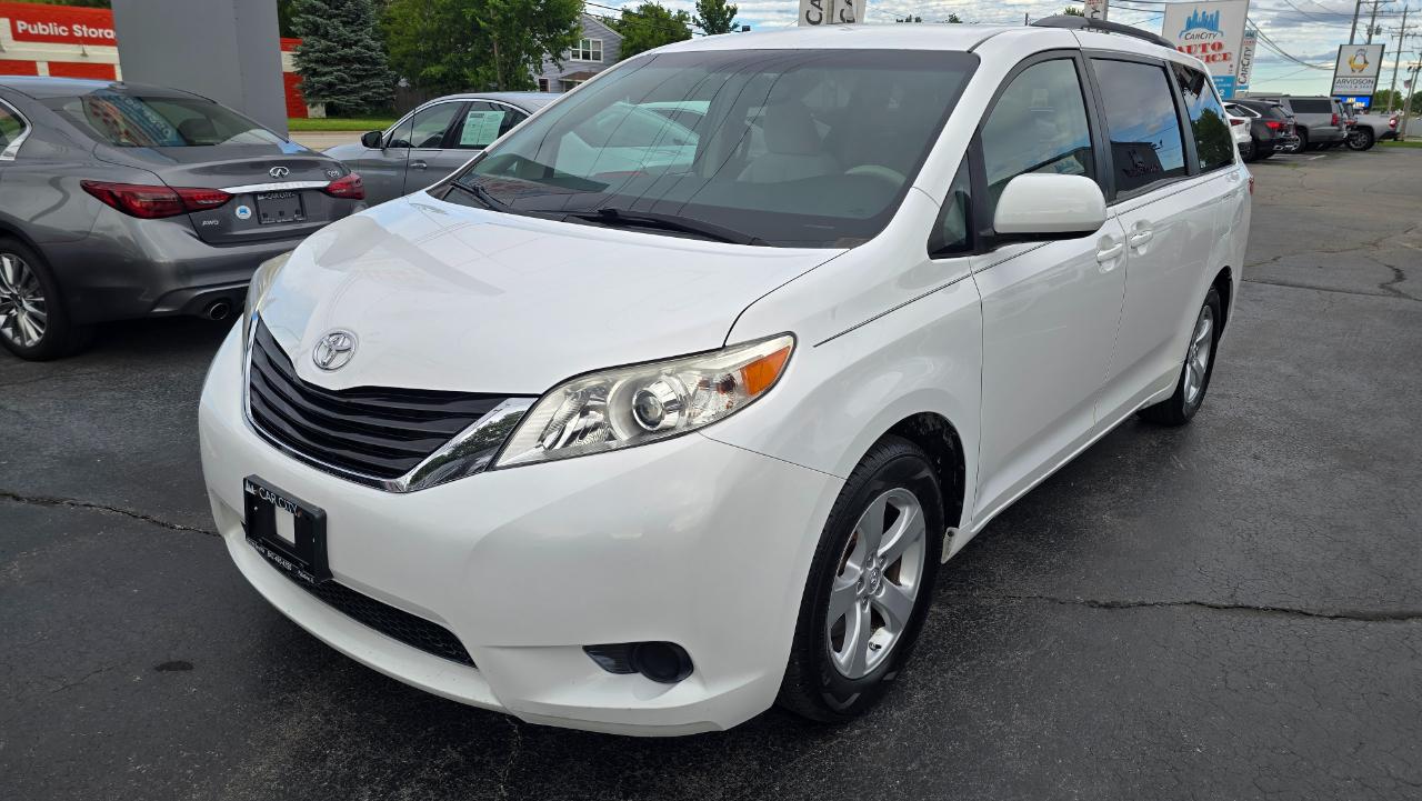 Toyota Sienna LE FWD 8-Passenger V6 2014