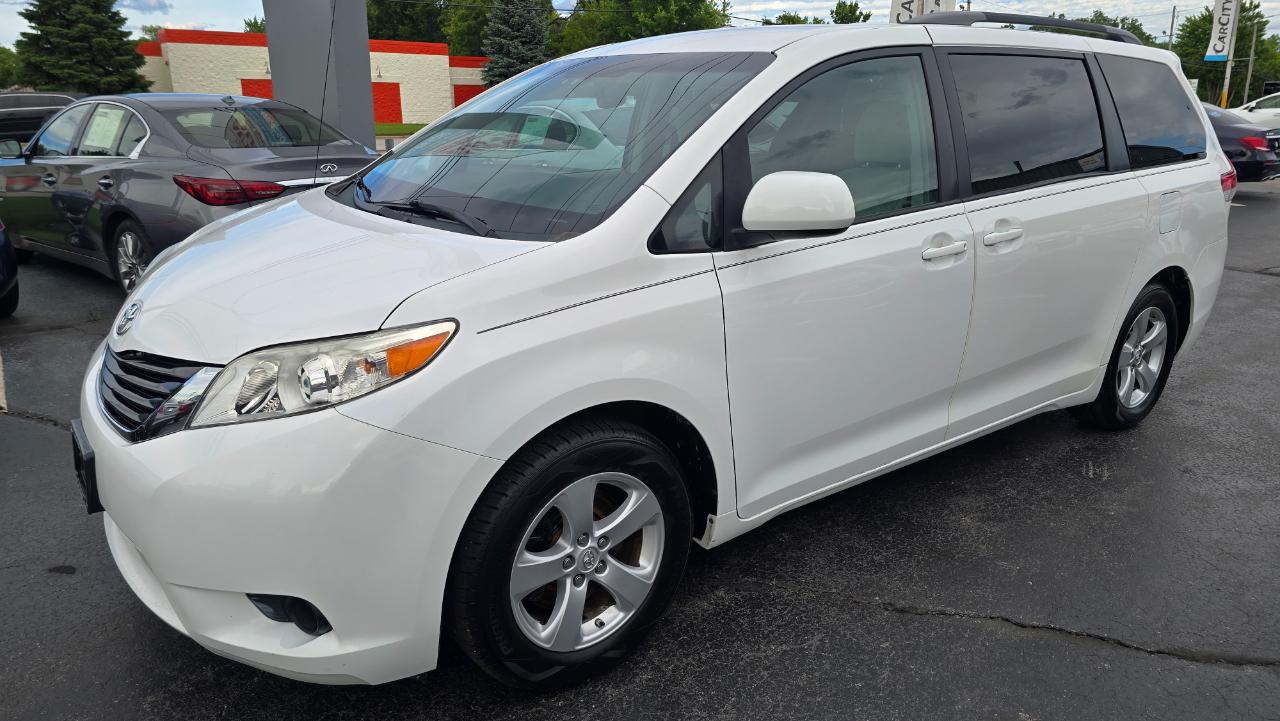 Toyota Sienna LE FWD 8-Passenger V6 2014