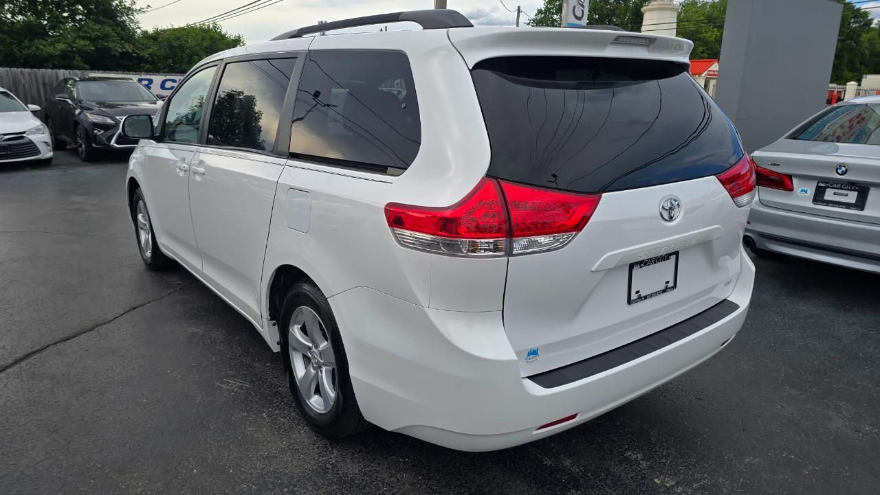 Toyota Sienna LE FWD 8-Passenger V6 2014