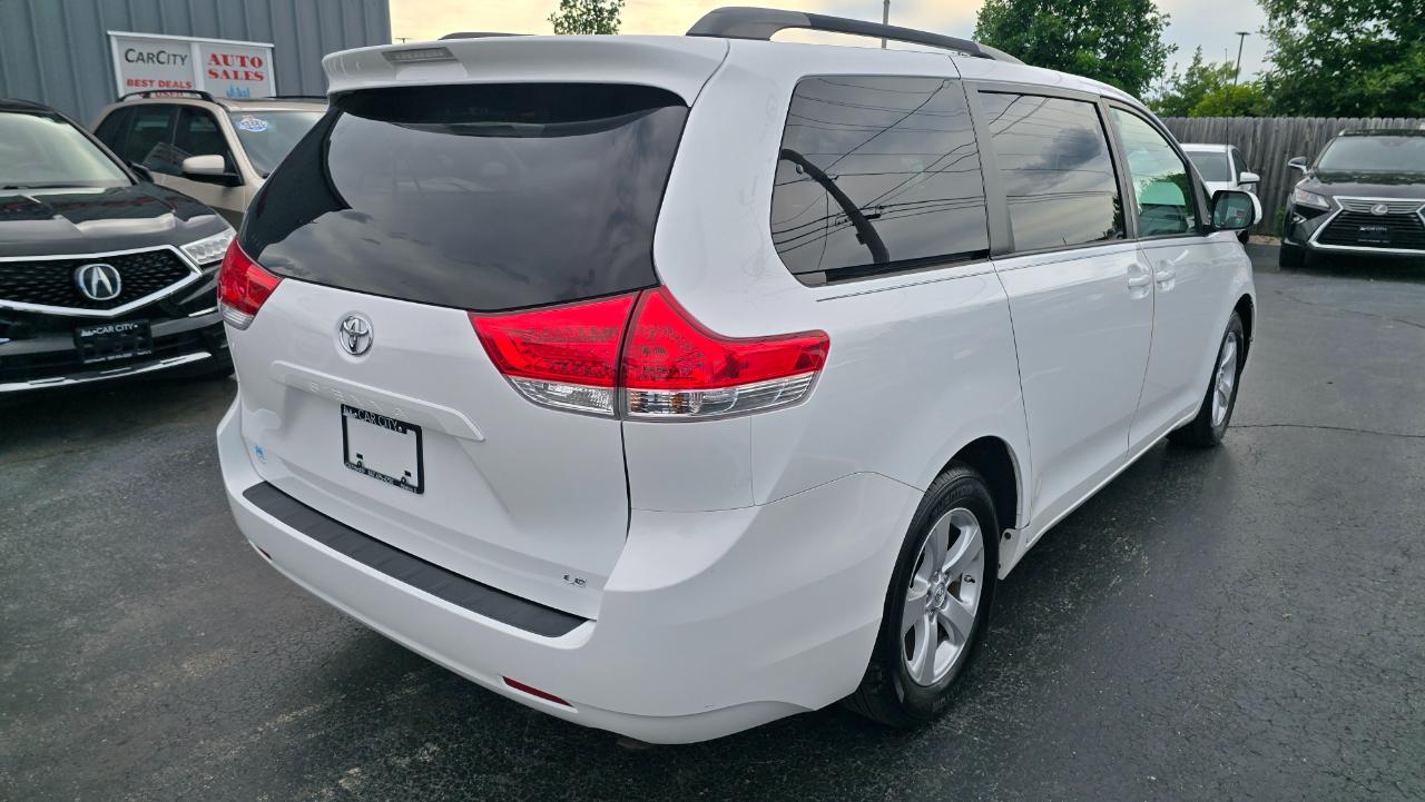 Toyota Sienna LE FWD 8-Passenger V6 2014