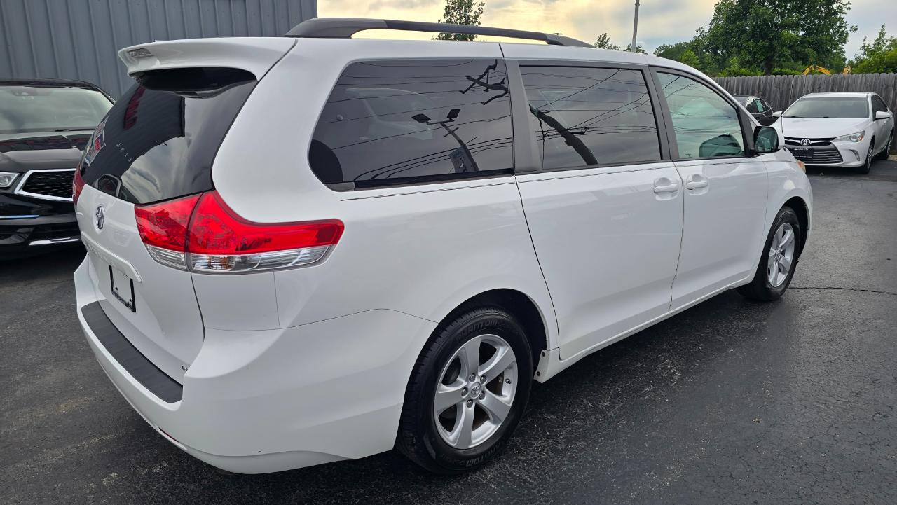 Toyota Sienna LE FWD 8-Passenger V6 2014
