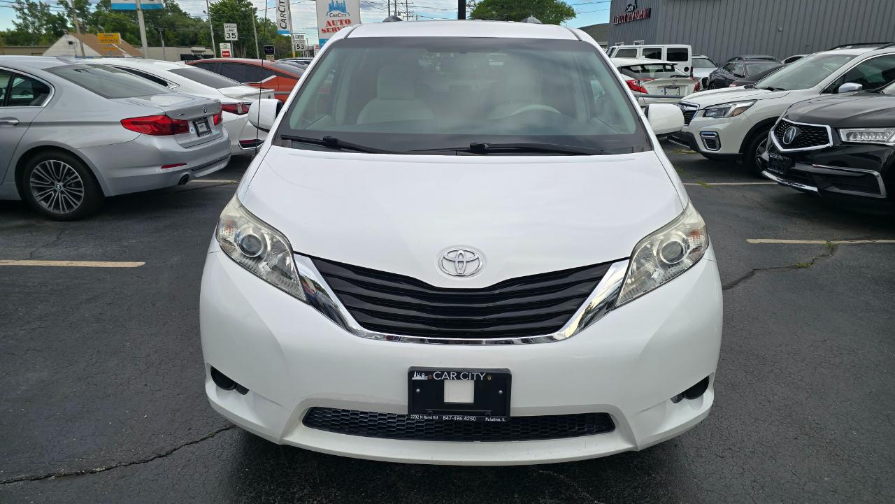 Toyota Sienna LE FWD 8-Passenger V6 2014