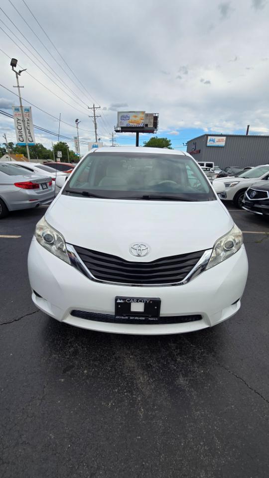 Toyota Sienna LE FWD 8-Passenger V6 2014