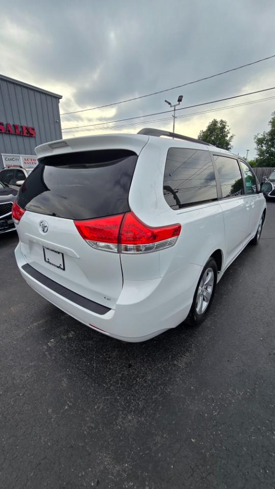 Toyota Sienna LE FWD 8-Passenger V6 2014