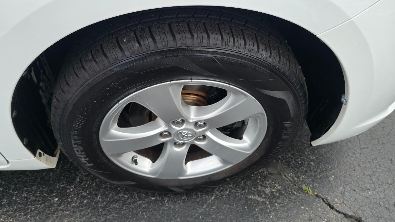Toyota Sienna LE FWD 8-Passenger V6 2014