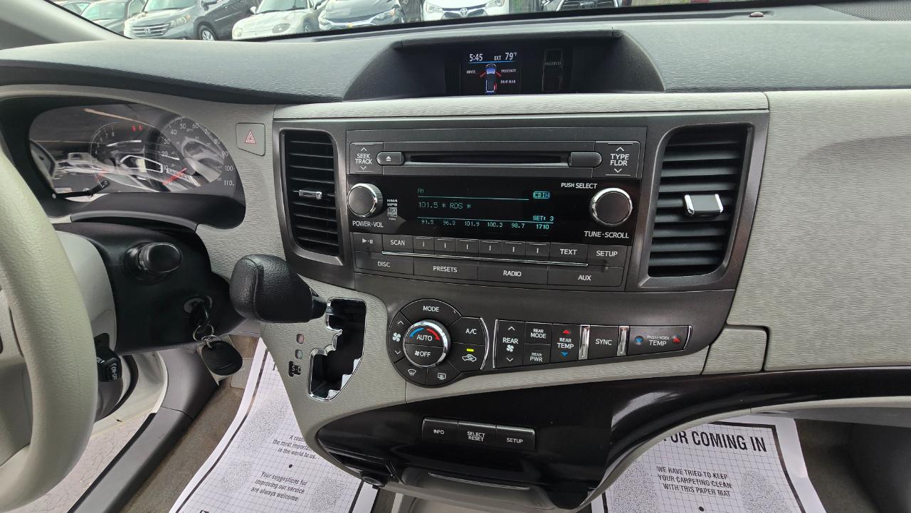 Toyota Sienna LE FWD 8-Passenger V6 2014