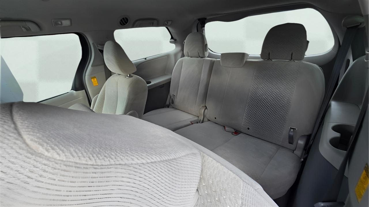 Toyota Sienna LE FWD 8-Passenger V6 2014