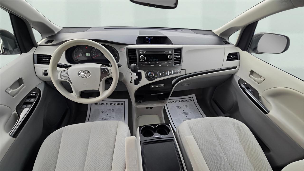 Toyota Sienna LE FWD 8-Passenger V6 2014