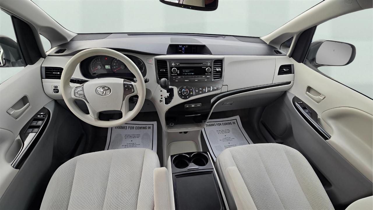 Toyota Sienna LE FWD 8-Passenger V6 2014