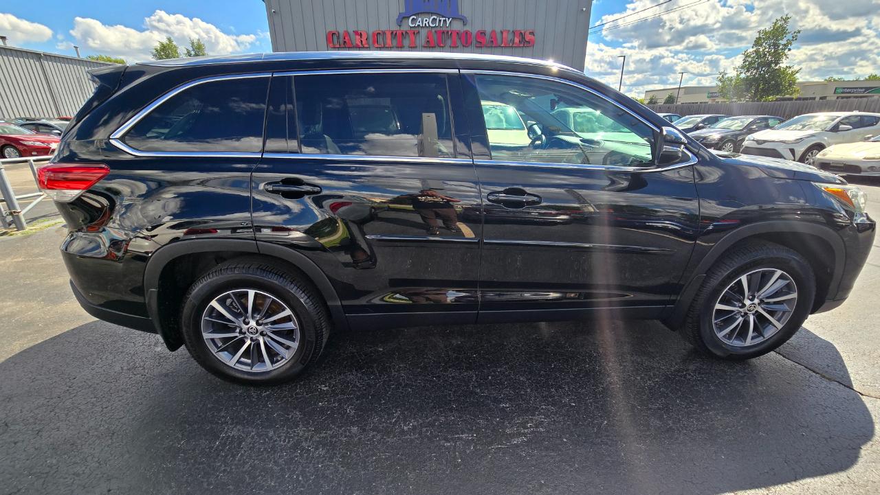 Toyota Highlander XLE AWD V6 2019