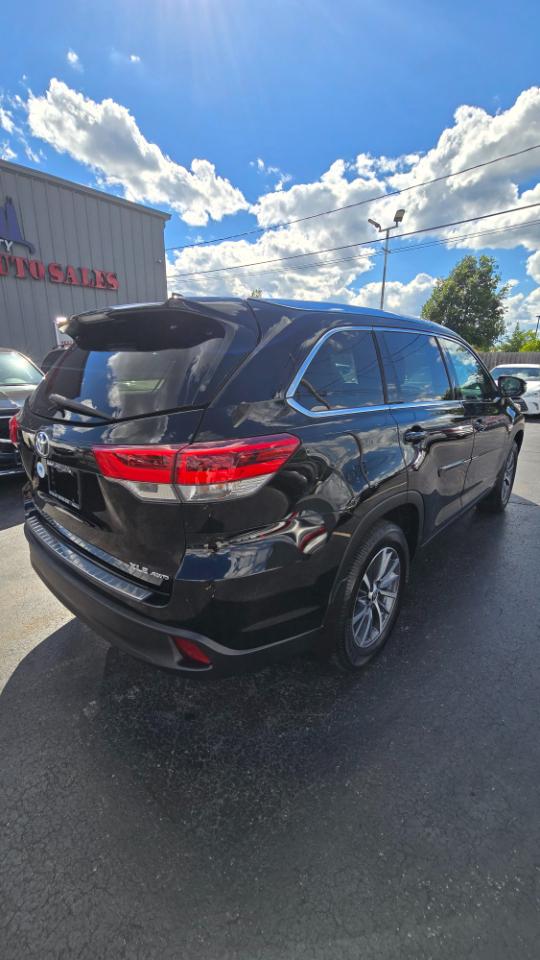 Toyota Highlander XLE AWD V6 2019