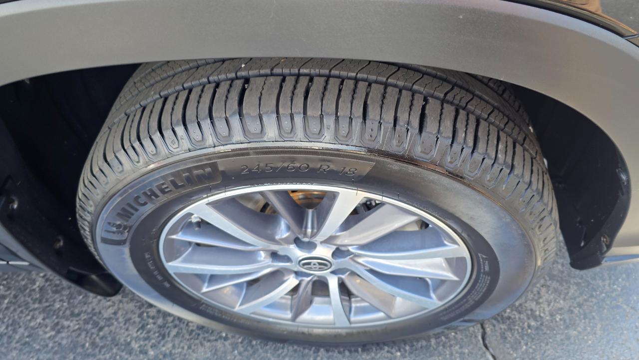 Toyota Highlander XLE AWD V6 2019