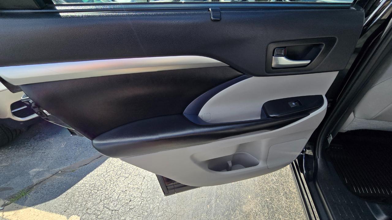 Toyota Highlander XLE AWD V6 2019
