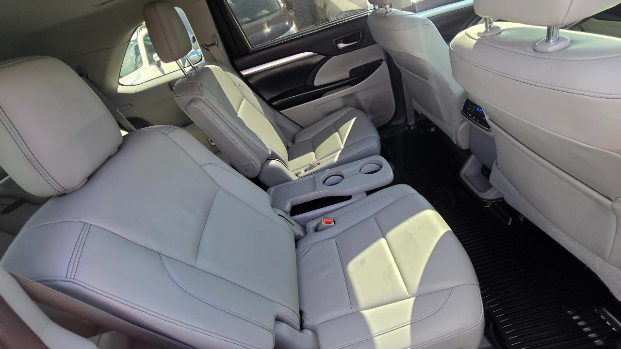 Toyota Highlander XLE AWD V6 2019