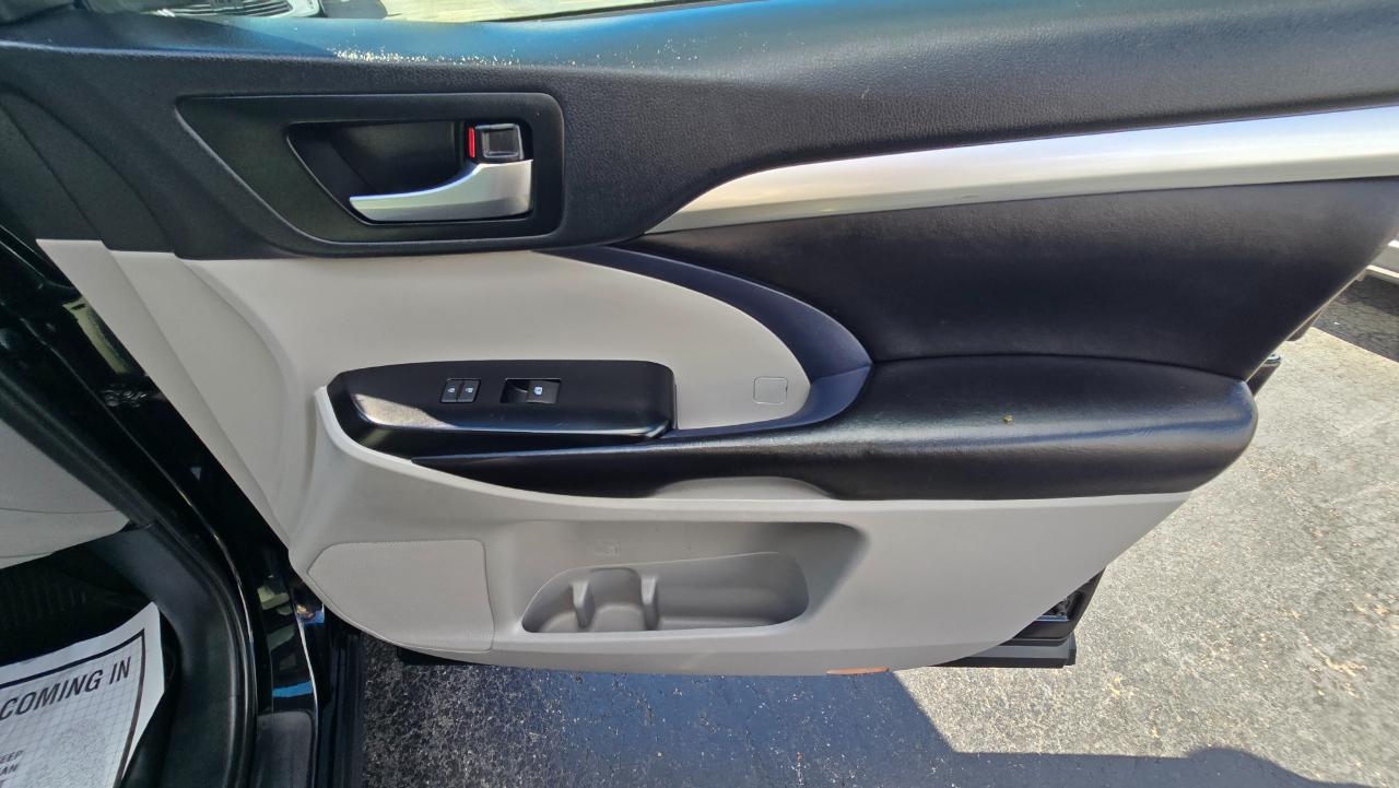 Toyota Highlander XLE AWD V6 2019