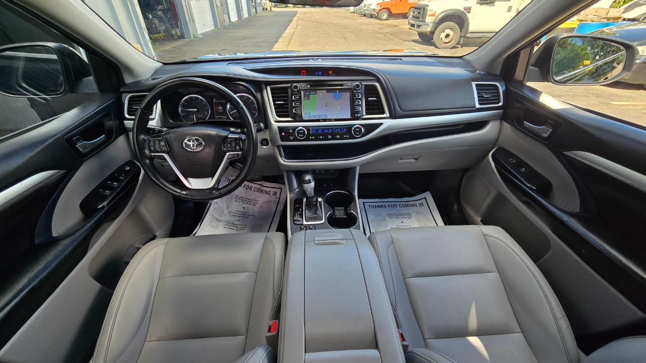 Toyota Highlander XLE AWD V6 2019