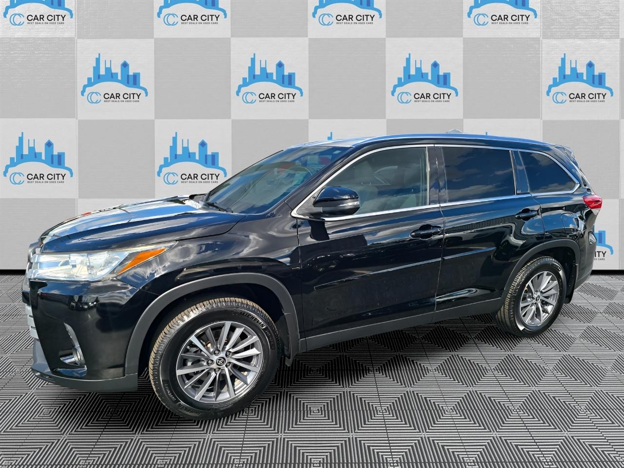 Toyota Highlander XLE AWD V6 2019