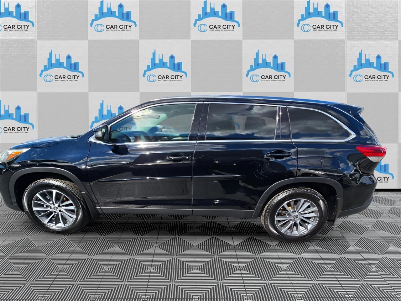 Toyota Highlander XLE AWD V6 2019