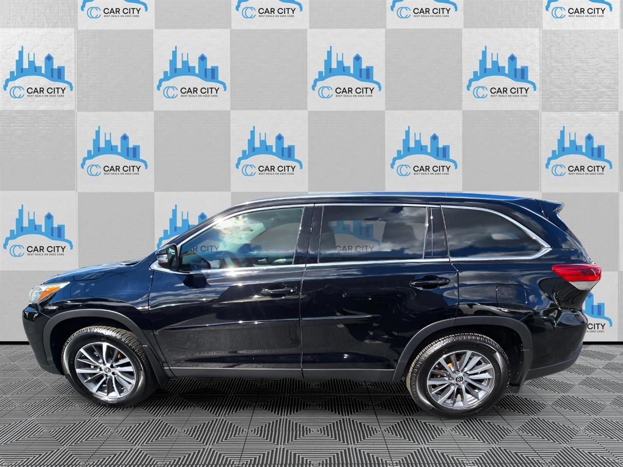 Toyota Highlander XLE AWD V6 2019