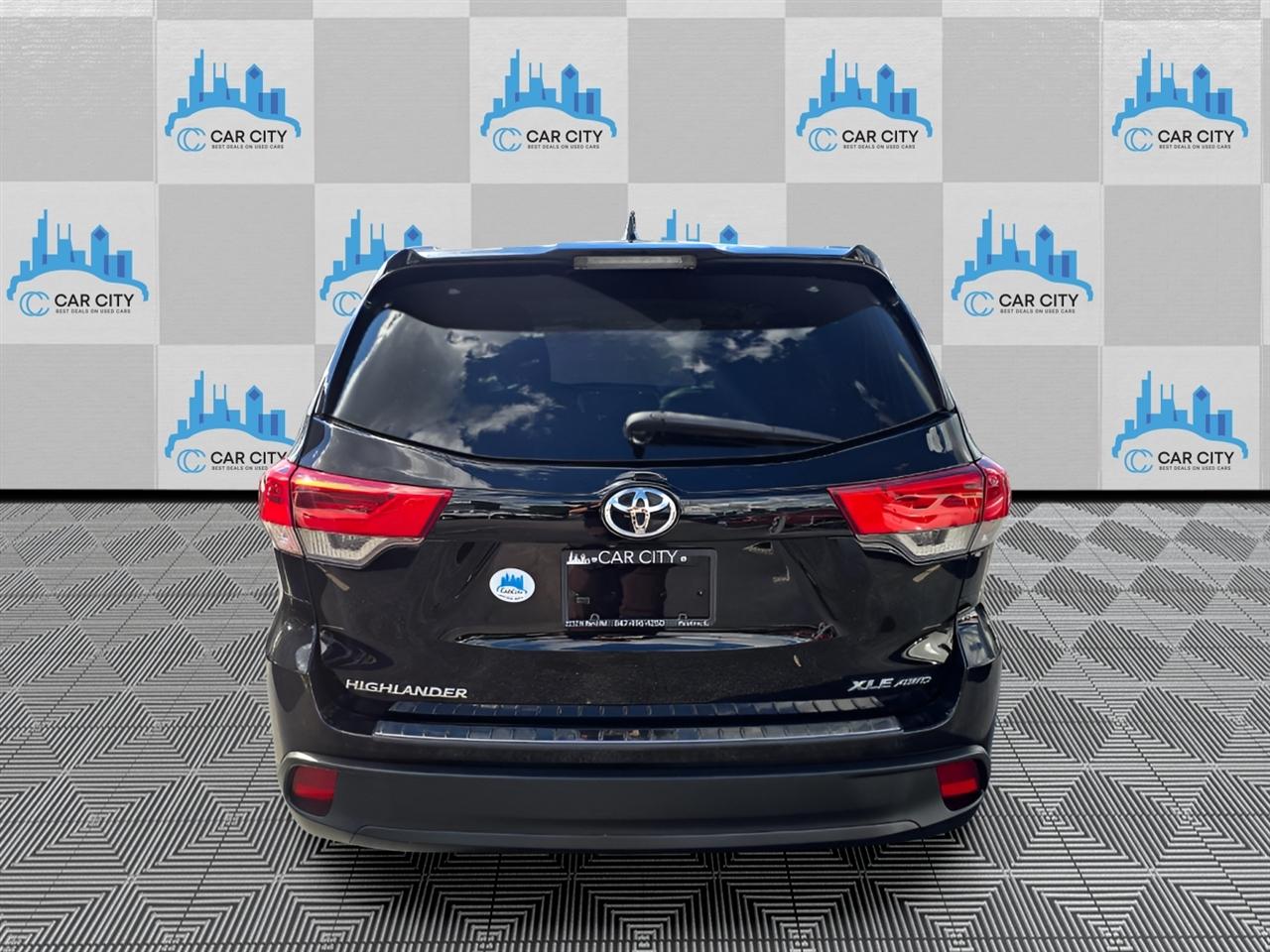 Toyota Highlander XLE AWD V6 2019