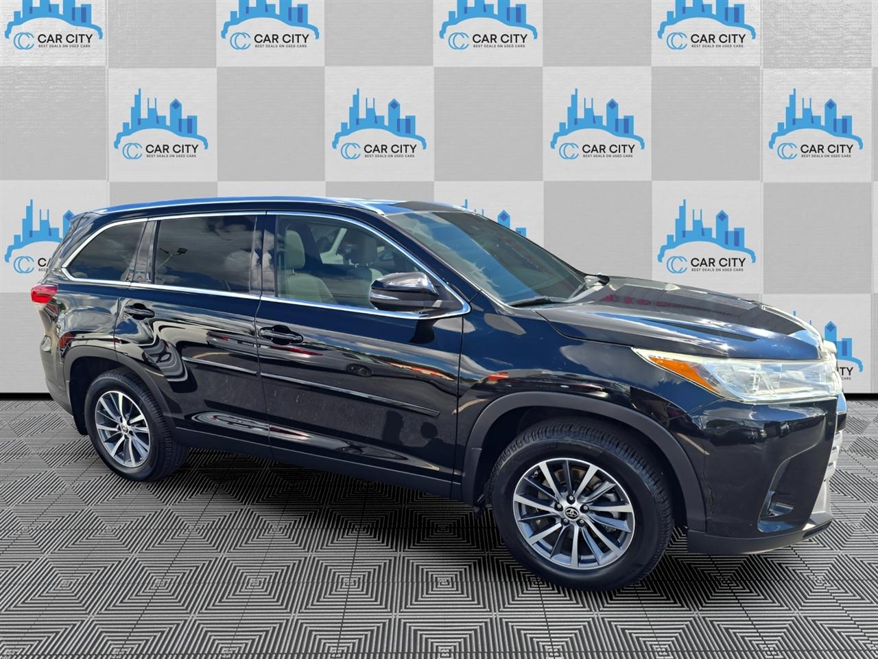 Toyota Highlander XLE AWD V6 2019
