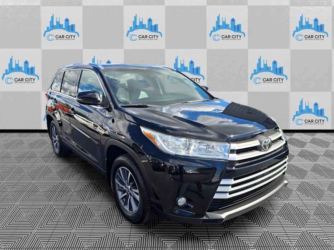 Toyota Highlander XLE AWD V6 2019