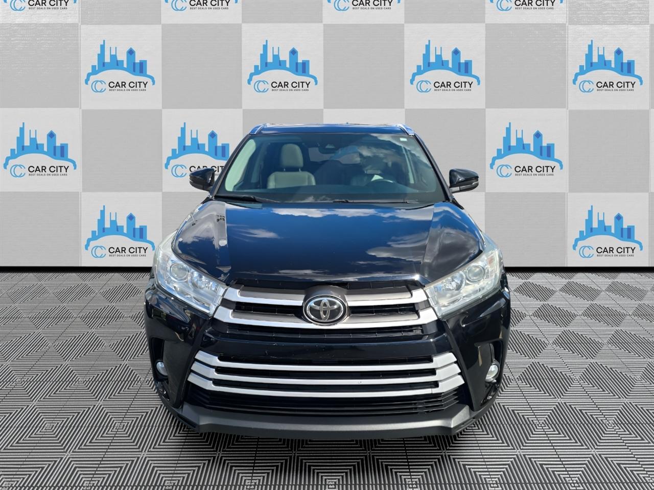 Toyota Highlander XLE AWD V6 2019