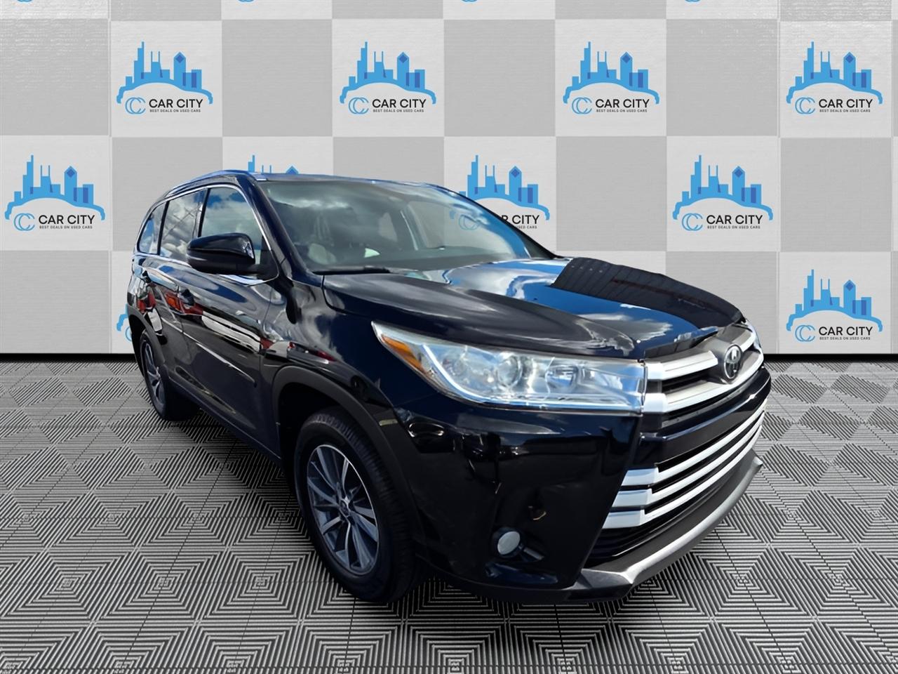 Toyota Highlander XLE AWD V6 2019