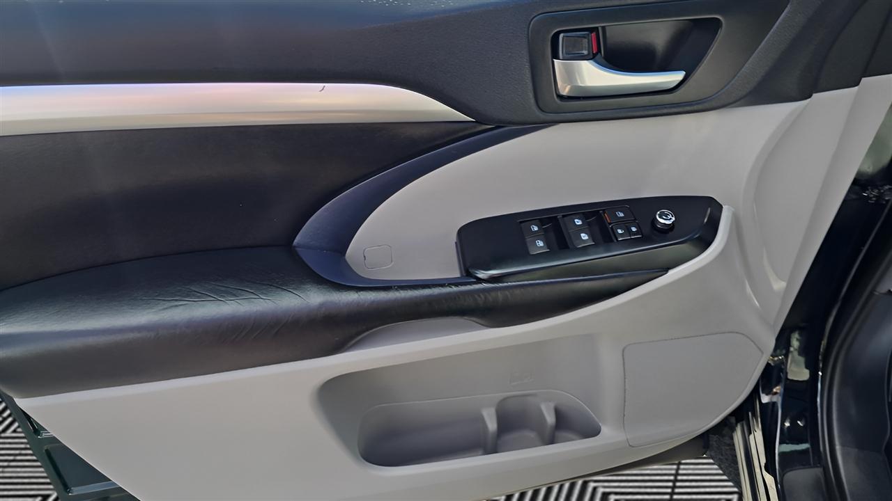 Toyota Highlander XLE AWD V6 2019