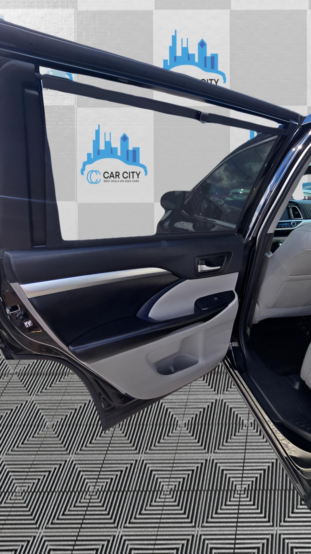 Toyota Highlander XLE AWD V6 2019