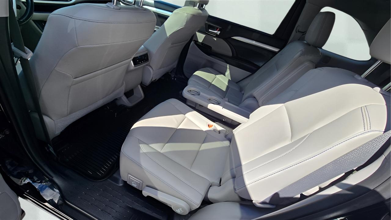 Toyota Highlander XLE AWD V6 2019