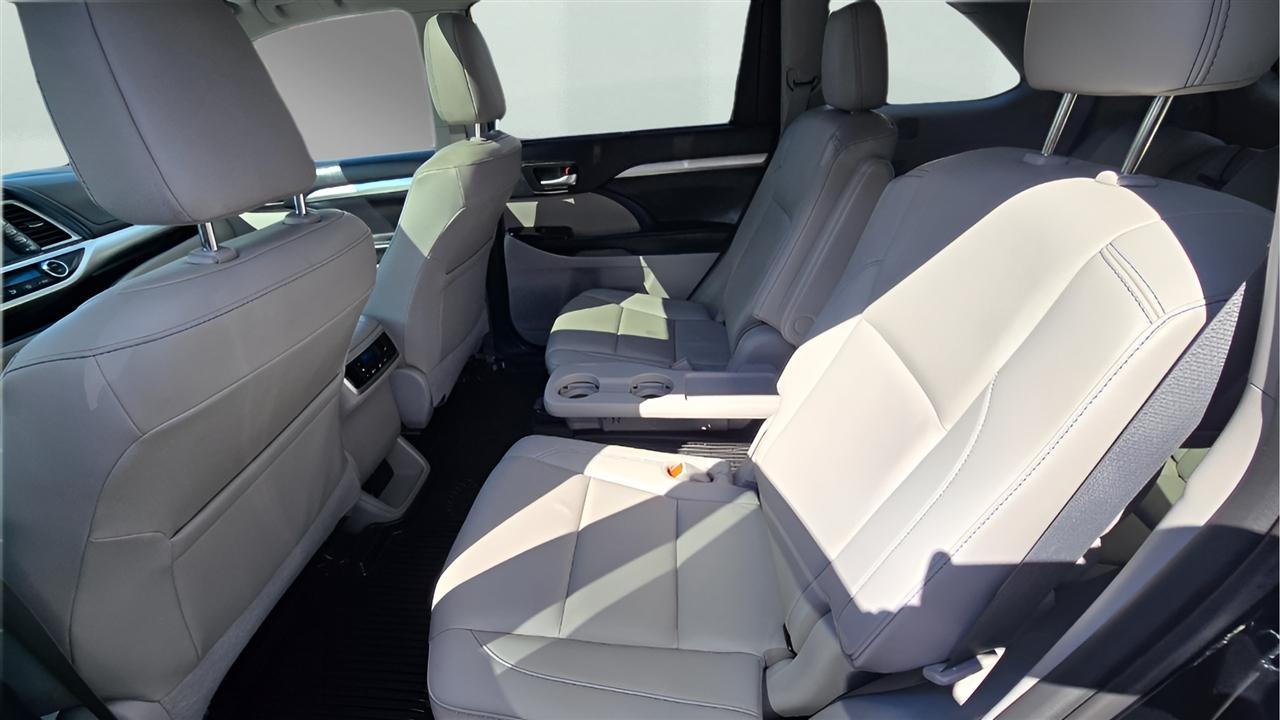 Toyota Highlander XLE AWD V6 2019