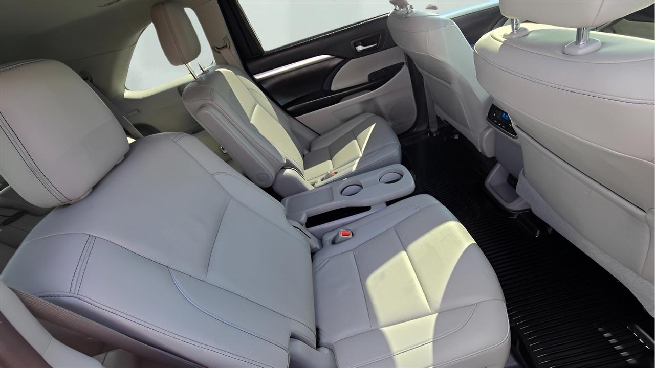 Toyota Highlander XLE AWD V6 2019