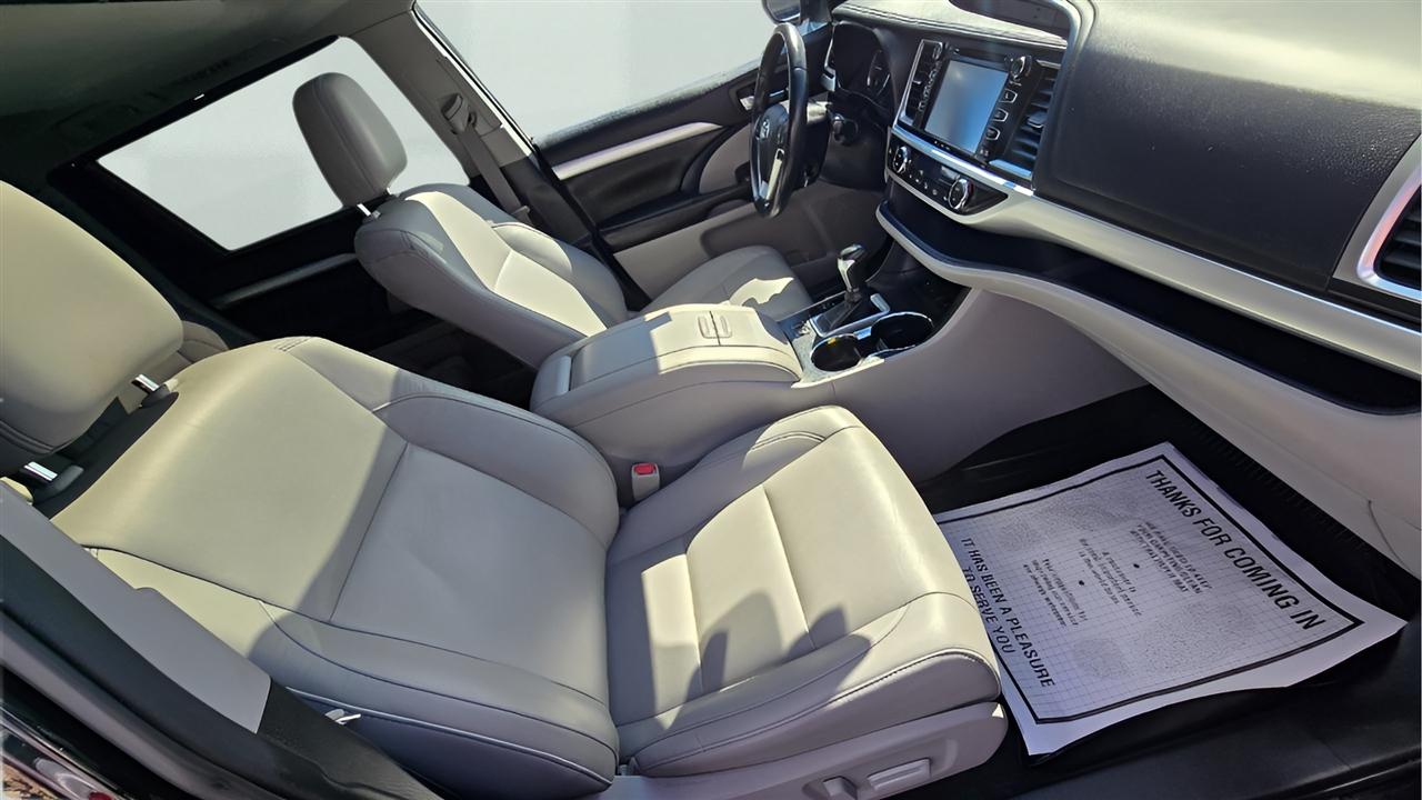 Toyota Highlander XLE AWD V6 2019