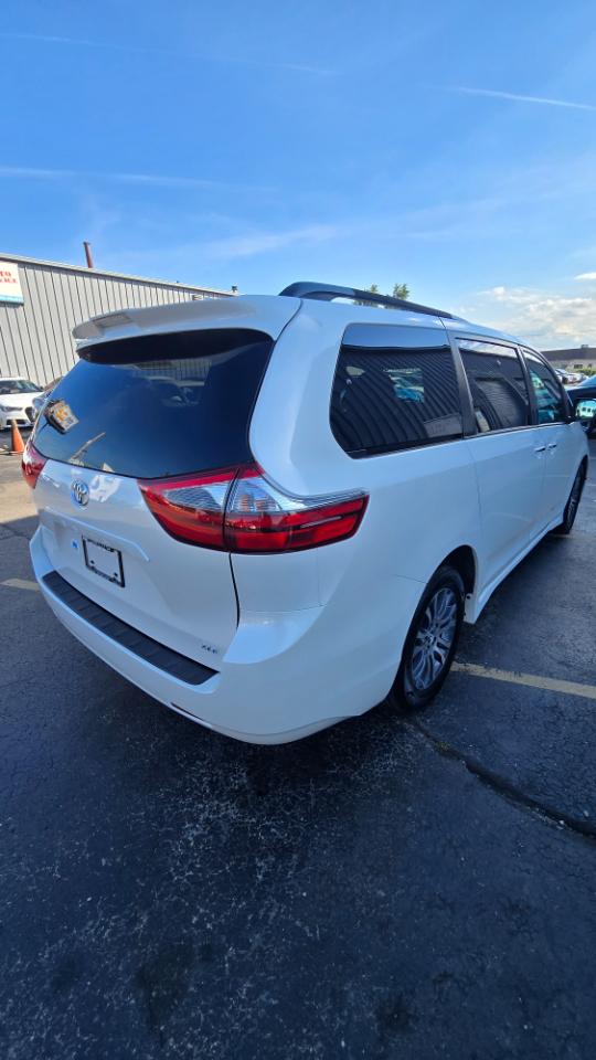 Toyota Sienna Limited Premium 7-Passenger 2020