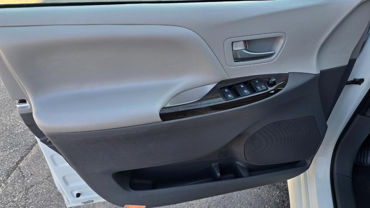 Toyota Sienna Limited Premium 7-Passenger 2020