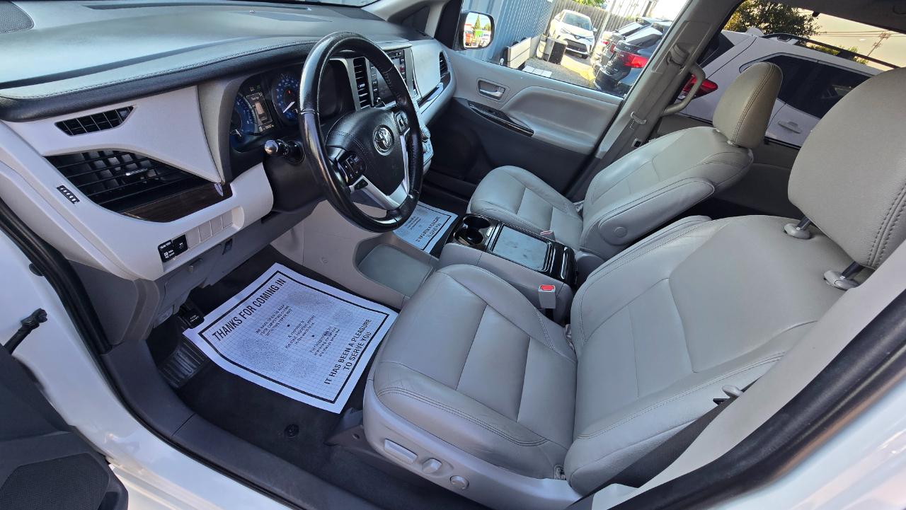 Toyota Sienna Limited Premium 7-Passenger 2020