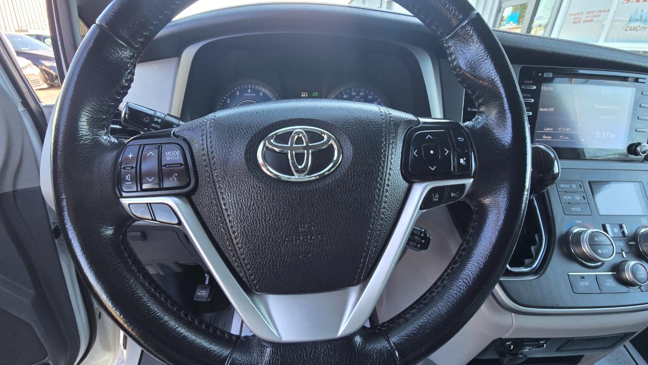 Toyota Sienna Limited Premium 7-Passenger 2020