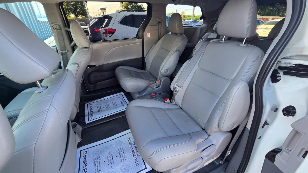 Toyota Sienna Limited Premium 7-Passenger 2020