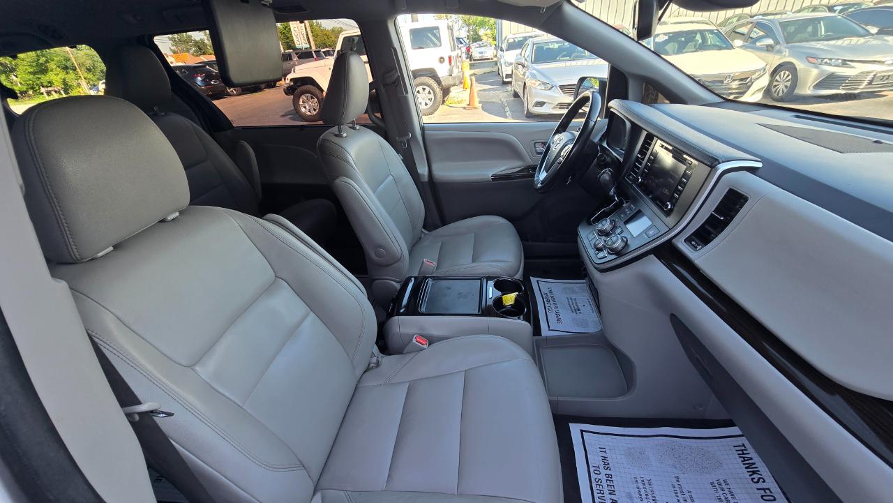 Toyota Sienna Limited Premium 7-Passenger 2020