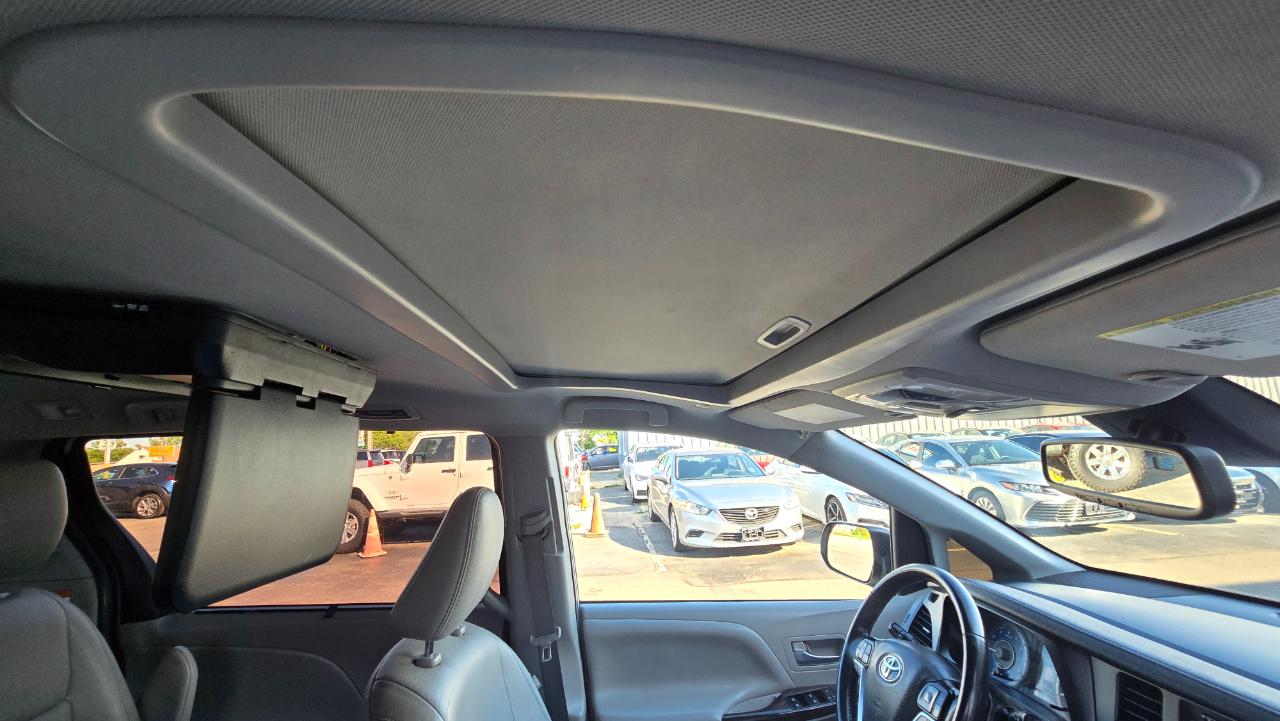 Toyota Sienna Limited Premium 7-Passenger 2020