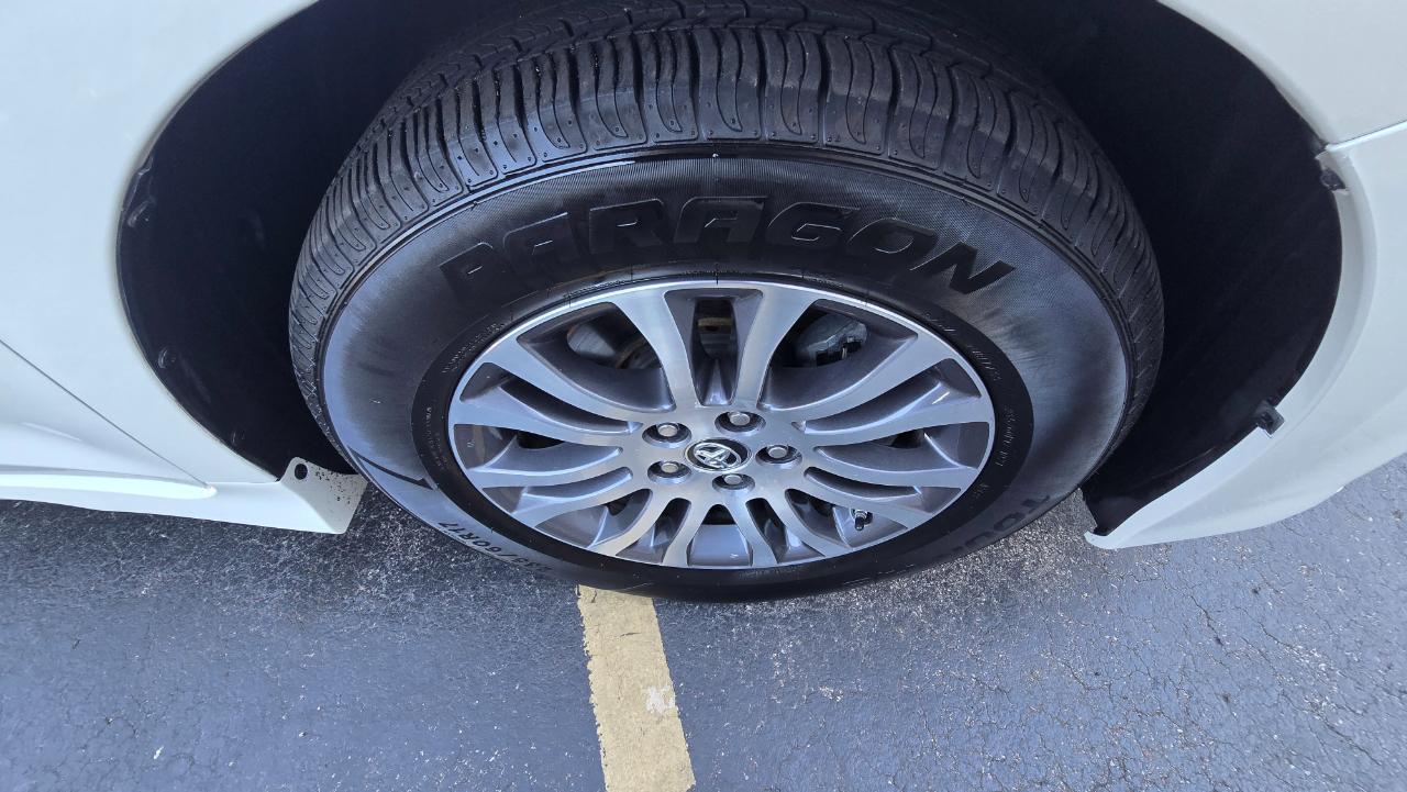 Toyota Sienna Limited Premium 7-Passenger 2020