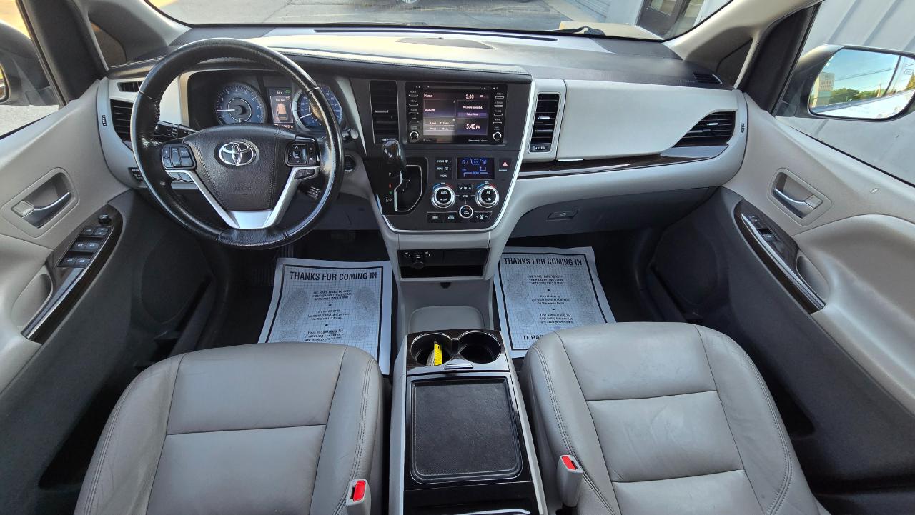 Toyota Sienna Limited Premium 7-Passenger 2020