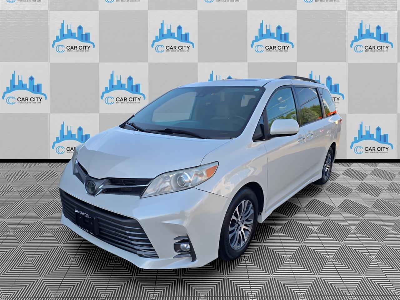Toyota Sienna Limited Premium 7-Passenger 2020