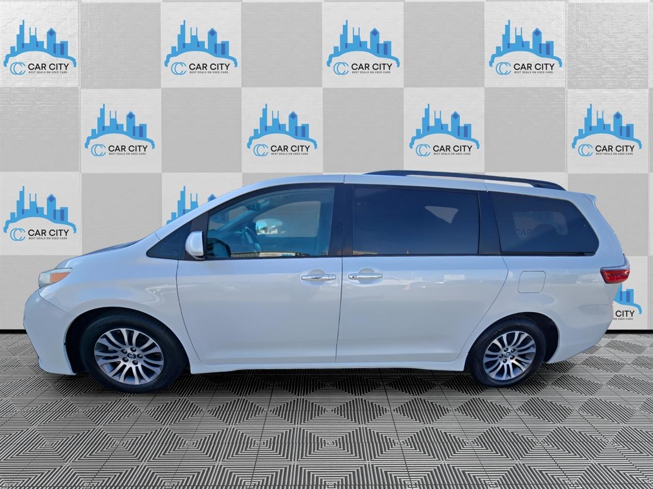 Toyota Sienna Limited Premium 7-Passenger 2020