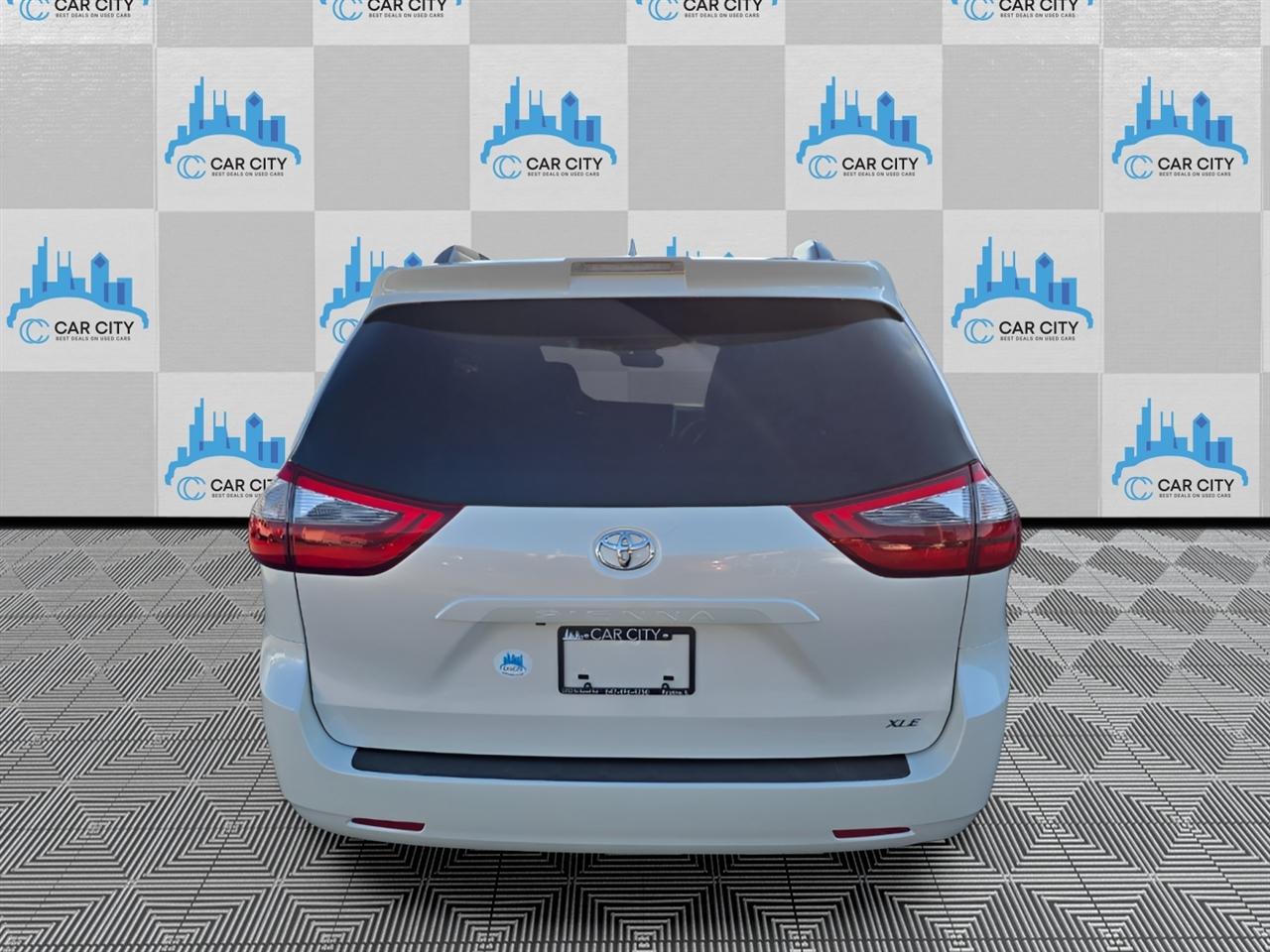 Toyota Sienna Limited Premium 7-Passenger 2020